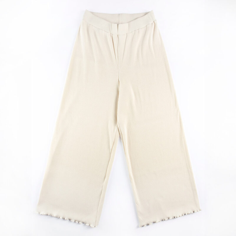 Culottes-malliset housut naisille. Värivaihtoehto Vanilja. Luomupuuvillaa.
